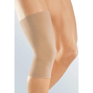 Zweizug Kniebandage von medi zur Vorbeugung und Therapie